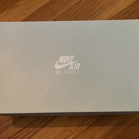 Light pink Air Force 1s - Picture 4 of 5